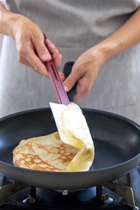 how to make crêpes.